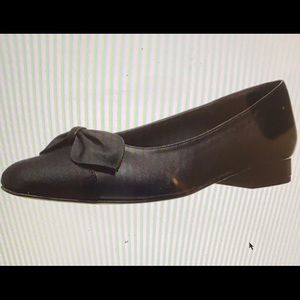 Vaneli Black Favor Shoe - Size 6